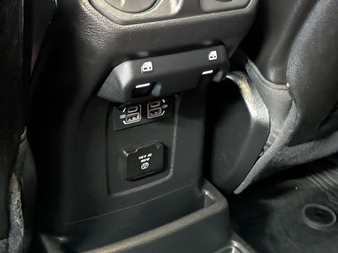 Used 2023 Jeep Wrangler Unlimited Rubicon 392 AWD/4WD image 30