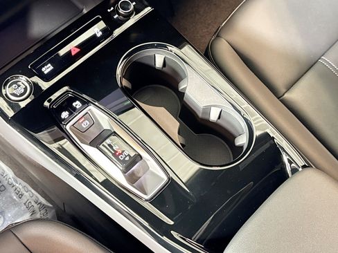 New 2027 Audi Q6 e-tron Premium image 15