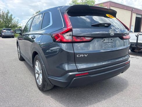 Used 2025 Honda CR-V EX image 5