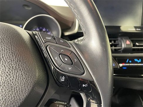 Used 2019 Toyota C-HR Limited image 8