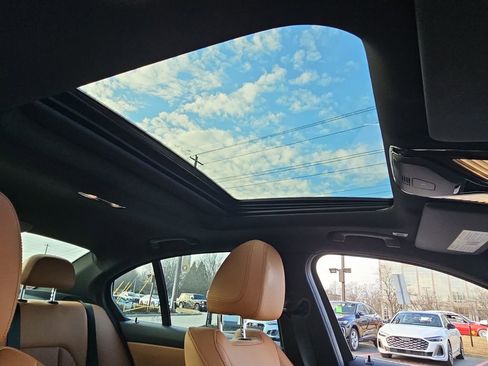 Used 2022 BMW 330e xDrive w/ Premium Package image 20