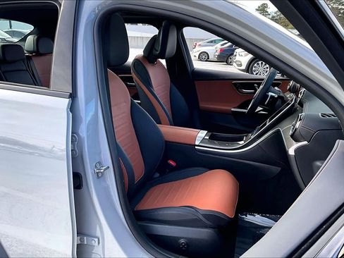 Used 2025 Mercedes-Benz C 300 4MATIC Sedan image 8