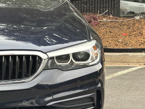 Used 2019 BMW 530e w/ Convenience Package RWD image 5