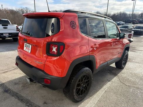 Used 2019 Jeep Renegade Trailhawk image 7
