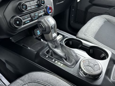 New 2025 Ford Bronco 4-Door image 19