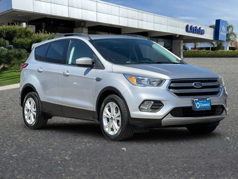 Used 2018 Ford Escape SE FWD image 10