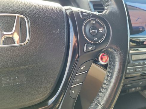 Used 2016 Honda Pilot Touring image 28