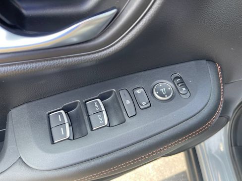 Used 2023 Honda HR-V Sport image 11