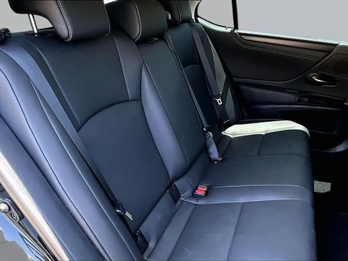 Used 2025 Lexus ES 300h w/ Premium Package FWD image 20