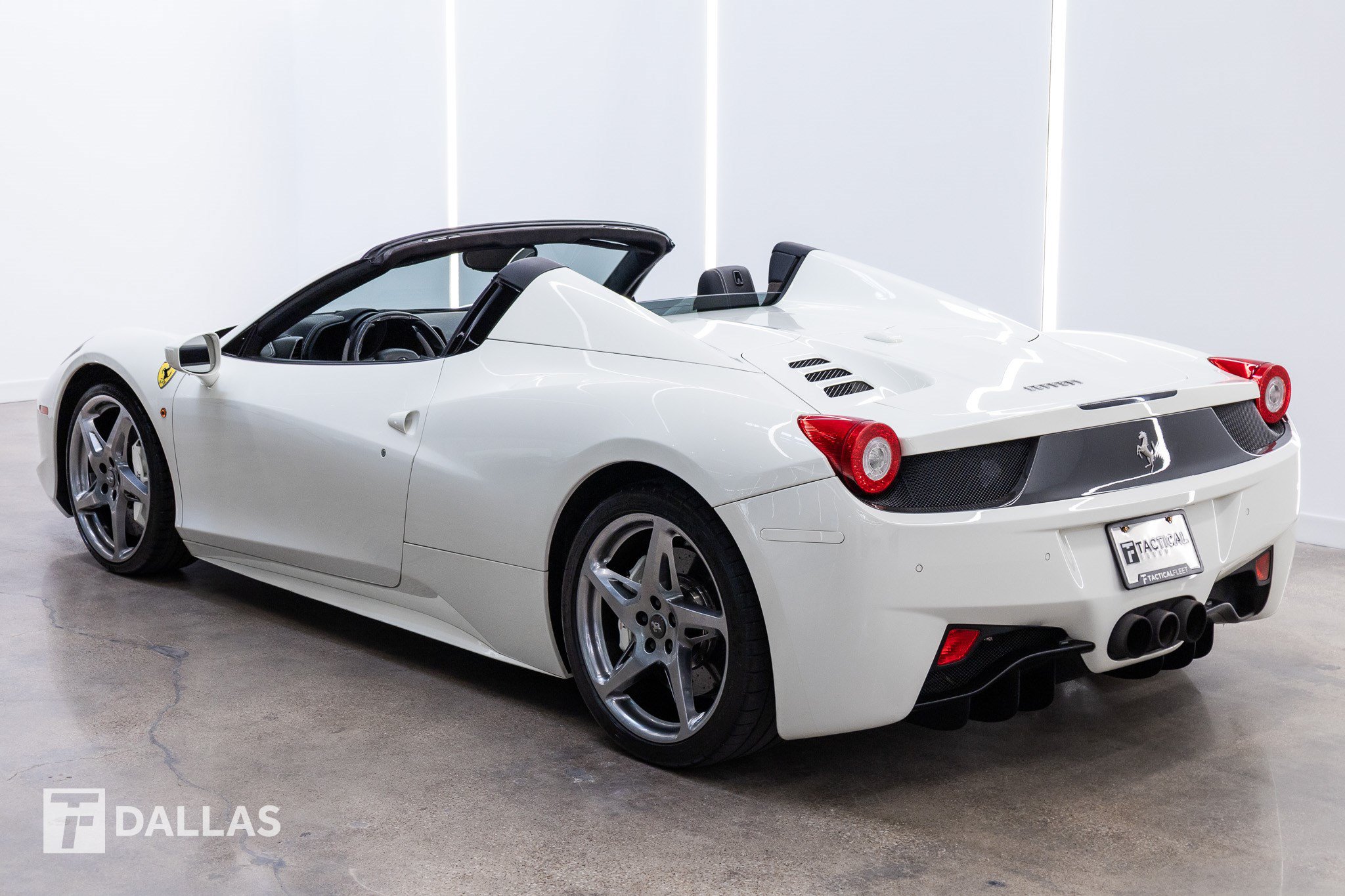 Used 2013 Ferrari 458 Spider RWD image 9
