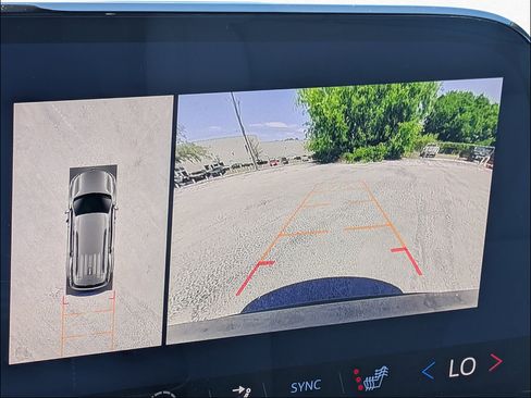 New 2026 Chevrolet Traverse LT w/ Driver Confidence Package FWD image 22