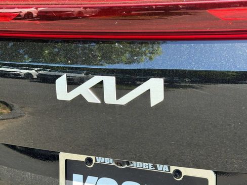 New 2026 Kia Carnival EX FWD image 19