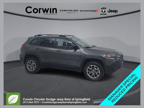 Used 2022 Jeep Cherokee Trailhawk w/ Trailer Tow Group AWD/4WD image 1