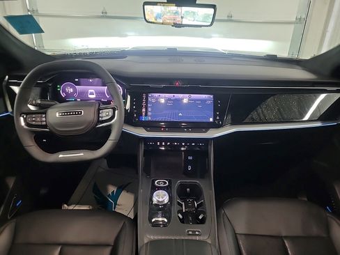 Used 2024 Jeep Wagoneer Launch Edition image 8