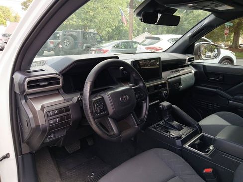 Used 2024 Toyota Tacoma SR5 AWD/4WD image 18