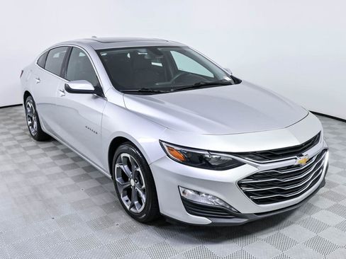 Used 2020 Chevrolet Malibu LT FWD image 24
