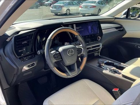 Used 2024 Lexus RX 350 Premium w/ Kick Sensor & Tow Package AWD/4WD image 3