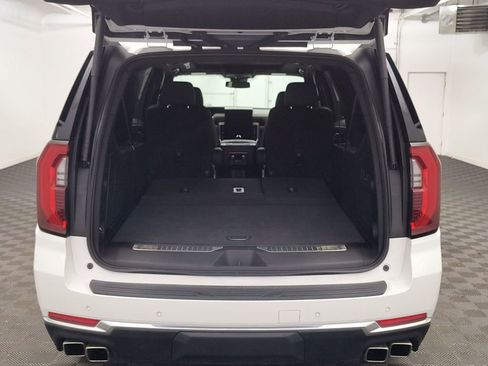 Used 2025 GMC Yukon XL Denali w/ Sun & Power Step Package image 21