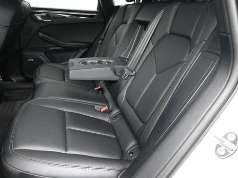 Certified 2021 Porsche Macan S AWD/4WD image 17
