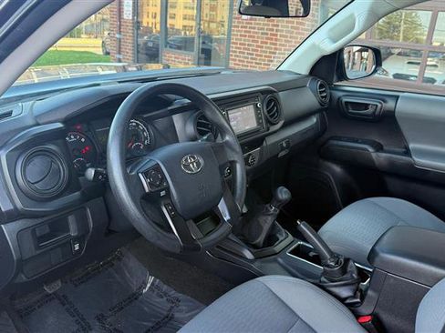Used 2017 Toyota Tacoma SR image 16