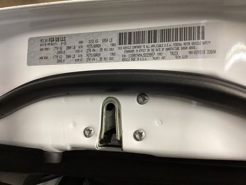 Used 2018 RAM 1500 Laramie w/ Convenience Group image 16