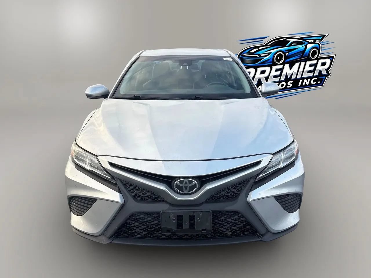 Used 2018 Toyota Camry SE FWD image 2