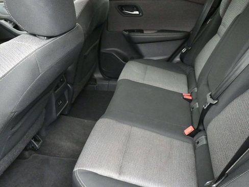 Used 2021 Nissan Rogue SV image 15