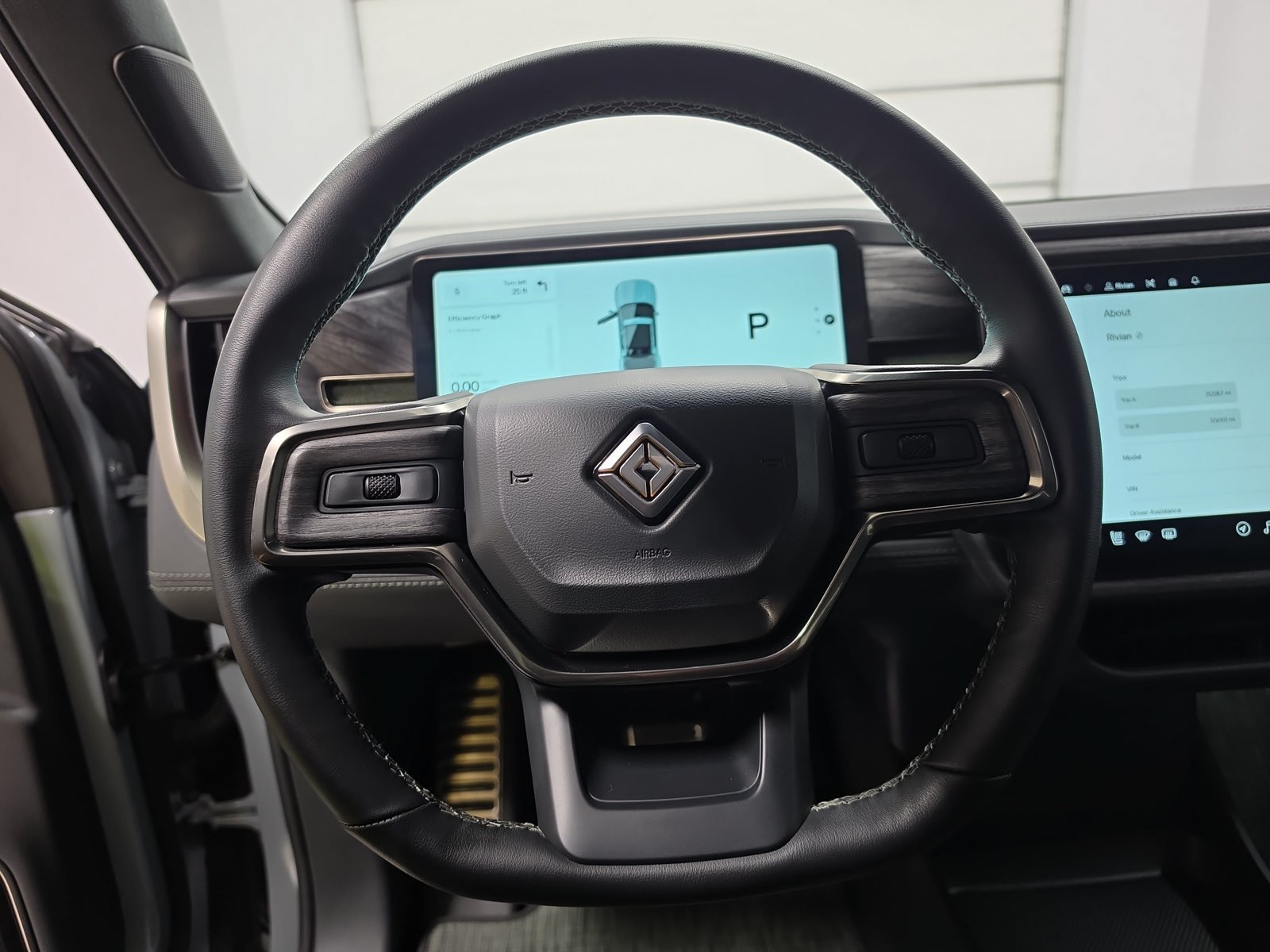 Used 2022 Rivian R1T Adventure AWD/4WD image 26