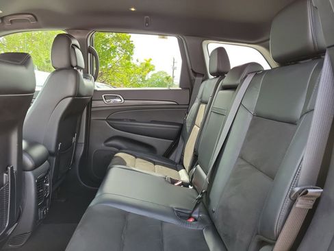 Used 2021 Jeep Grand Cherokee Laredo X RWD image 15