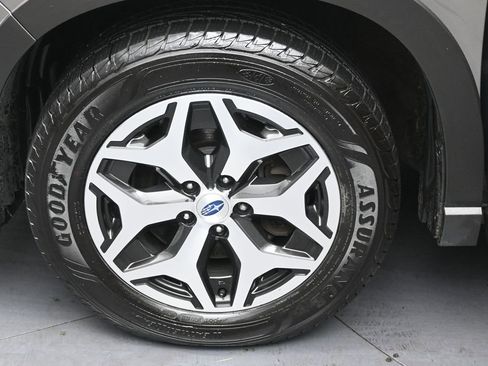 Used 2021 Subaru Forester Premium AWD/4WD image 12