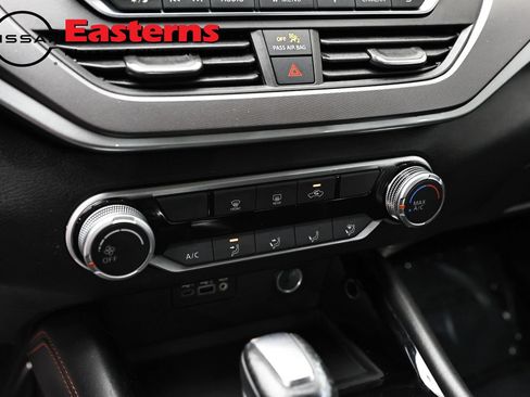 Used 2025 Nissan Altima 2.5 SR FWD image 18