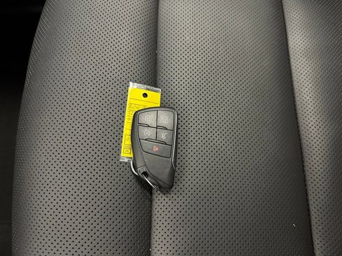 Certified 2023 Buick Envision Essence w/ Sport Touring Package image 4