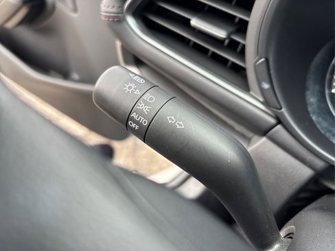 Used 2022 MAZDA MAZDA3 s image 24