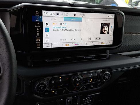 New 2025 Jeep Wrangler Unlimited Rubicon 392 image 13