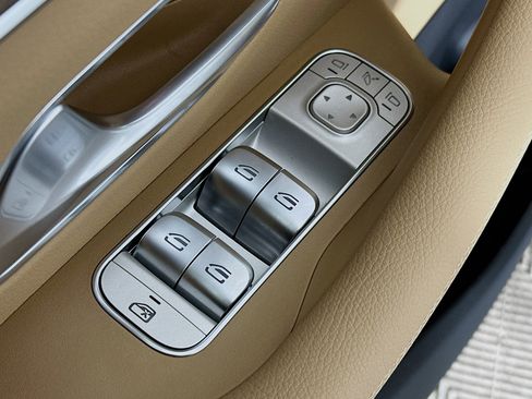 New 2026 Mercedes-Benz GLS 450 4MATIC image 18