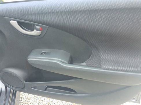 Used 2013 Honda Fit Sport image 19