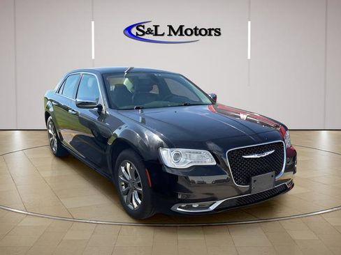 Used 2019 Chrysler 300 Limited AWD/4WD image 1