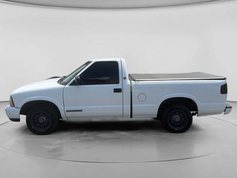 Used 1999 GMC Sonoma SL w/ HD Suspension Pkg RWD image 2