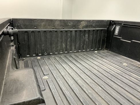 Used 2022 Toyota Tacoma SR5 w/ Black Out Package (TMS) AWD/4WD image 30