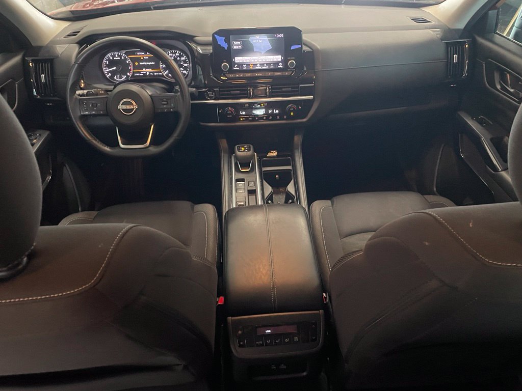 Certified 2025 Nissan Pathfinder SV FWD image 11