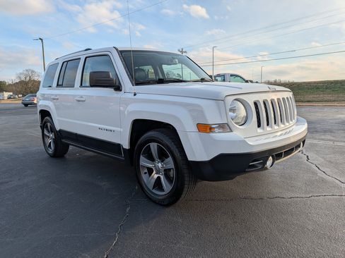Used 2016 Jeep Patriot High Altitude image 4