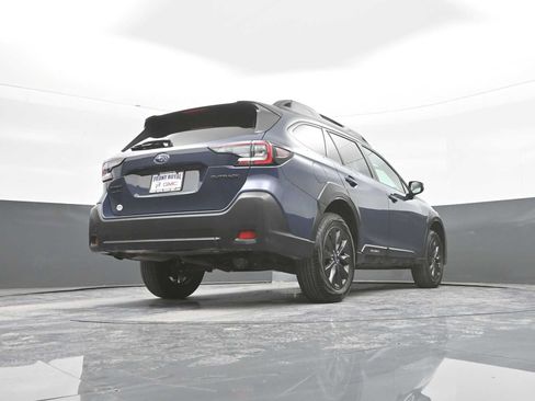Used 2025 Subaru Outback Onyx Edition AWD/4WD image 41