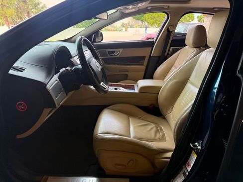 Used 2012 Jaguar XF Base image 34