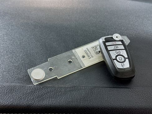 Used 2024 Ford Expedition Max XLT image 33