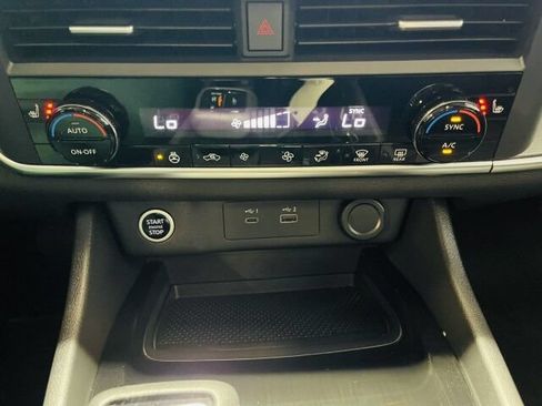 Used 2023 Nissan Rogue SV w/ SV Premium B Package AWD/4WD image 23