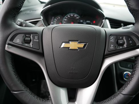 Used 2022 Chevrolet Trax LT w/ Sport Edition image 25