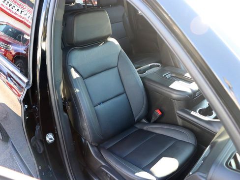Used 2023 Chevrolet Suburban LT AWD/4WD image 16
