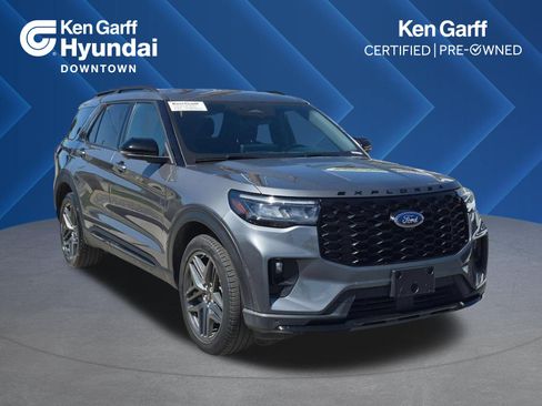 Used 2025 Ford Explorer ST-Line w/ ST-Line Street Pack AWD/4WD image 1