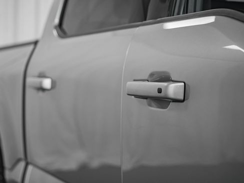 Used 2021 Ford F150 Lariat w/ Equipment Group 502A High image 18