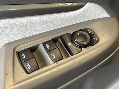 Used 2022 Chevrolet Bolt EUV Premier w/ Sun & Sound Package image 11